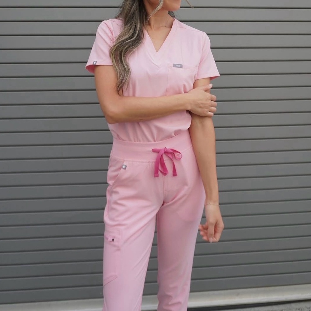 🎀Figs🎀 fight club pink limited edition scrubs kit